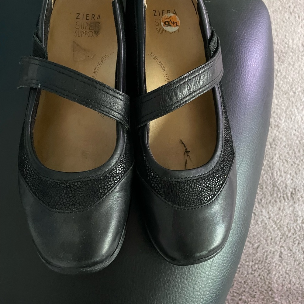 Ziera X Ray Mary Jane Shoes Womens Black Classic Round Toe Leather Comfort